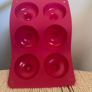 3 Silicone donut pans